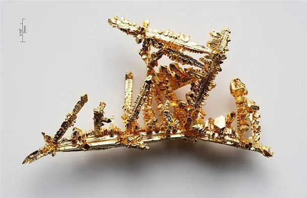 Gold crystal formation
