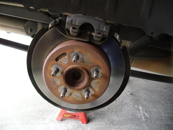 Detroit Axle Remanufactured Front Right Disc Brake Caliper With Bracket For 2001-2007 Grand Caravan & Town & Country