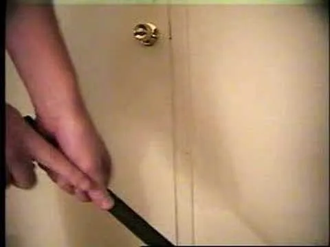 How to Grip the golf club with your left hand cover