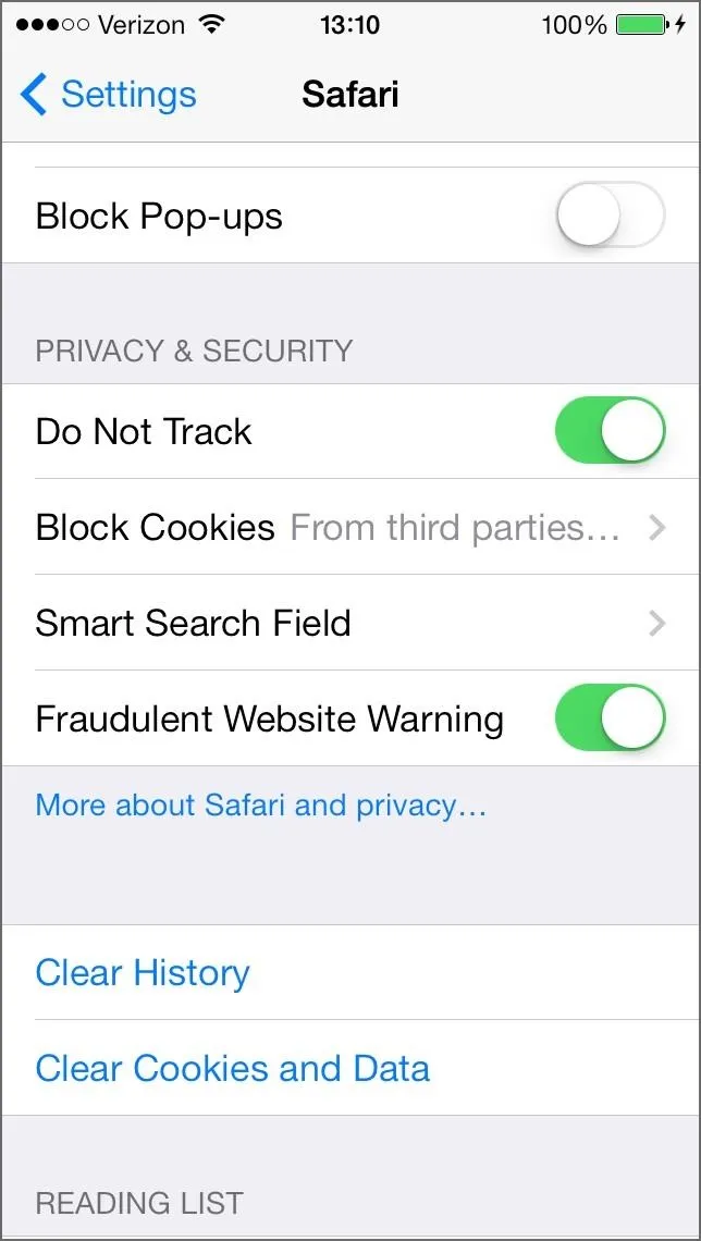 Privacy settings screen on a smartphone with options for blocking pop-ups, tracking, cookies, search field, and fraudulent website warnings.