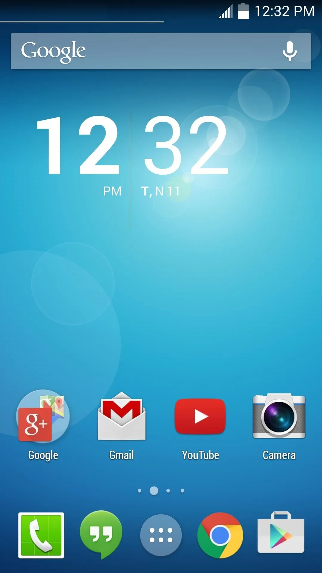 Smartphone home screen displaying clock and app icons.