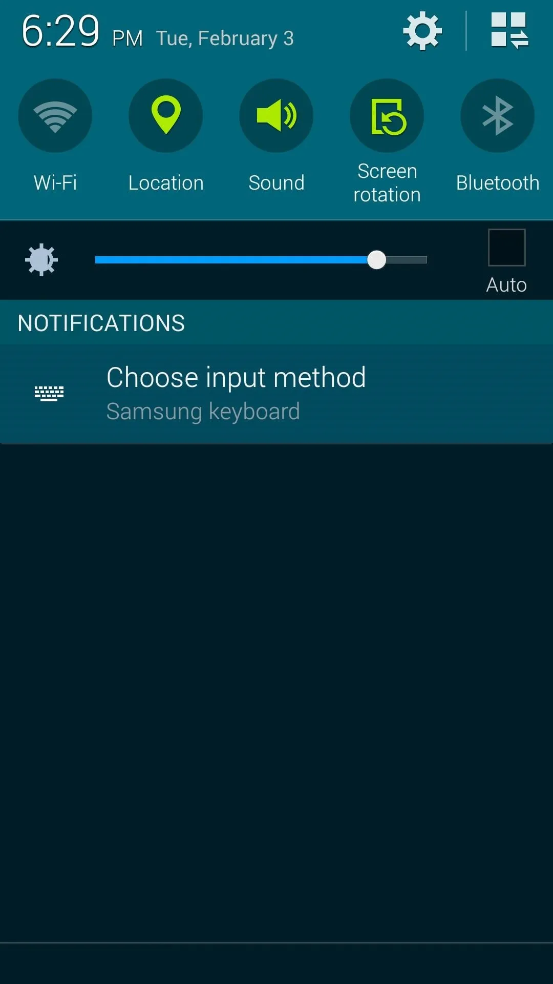 Smartphone notification panel displaying options for input method selection.