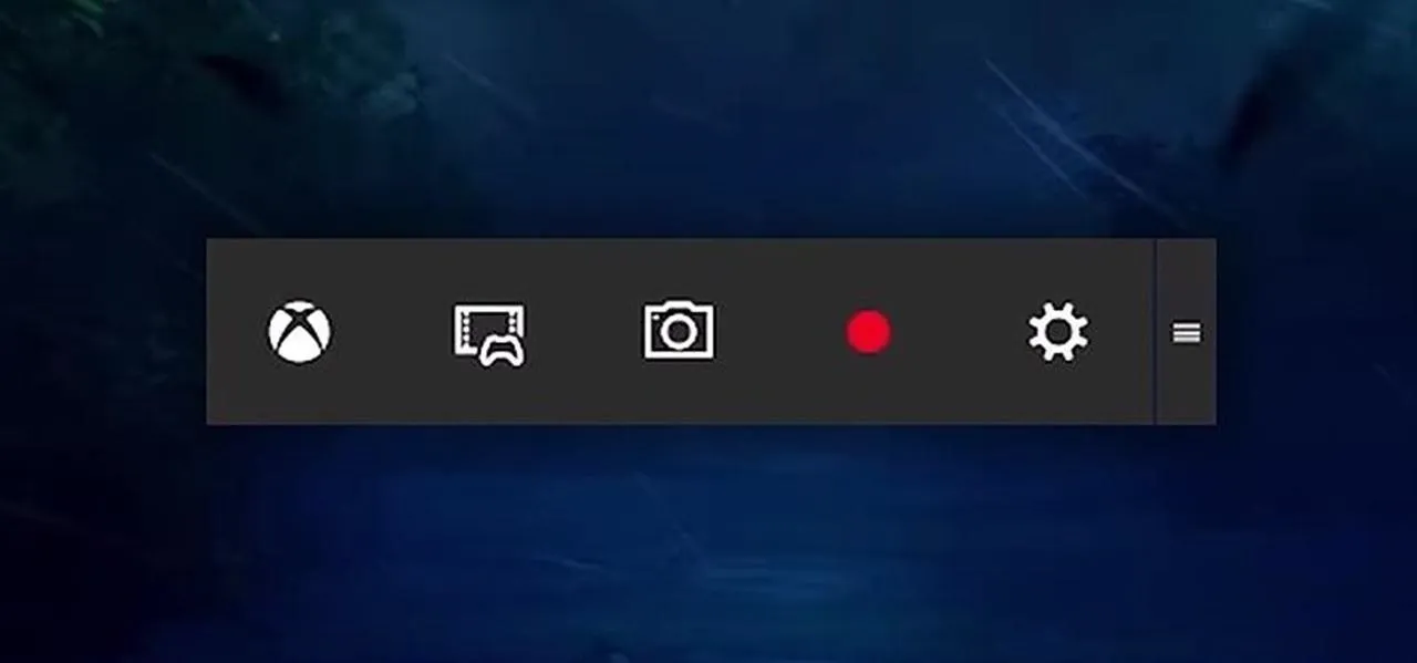 Game bar control panel with icons for Xbox, screenshot, camera, recording, and settings.