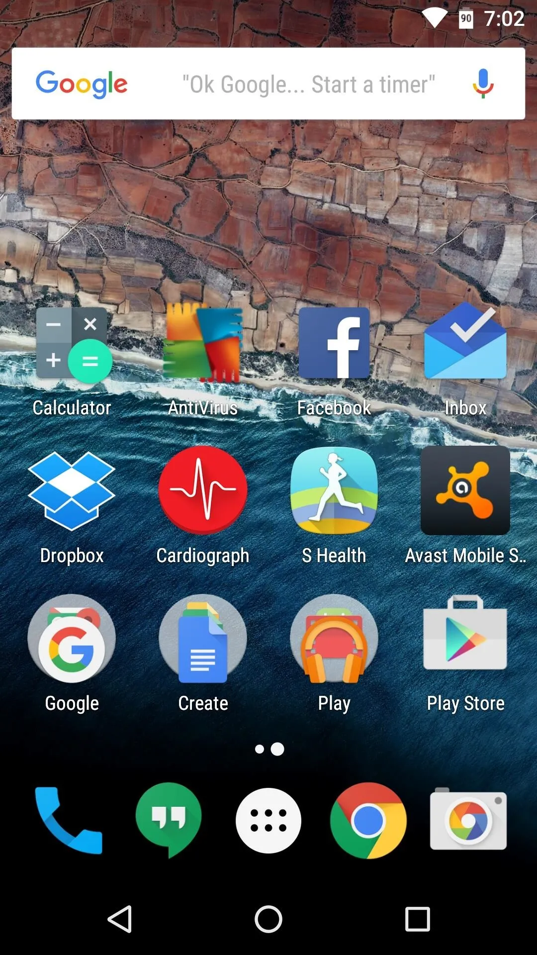 Smartphone home screen displaying various app icons.