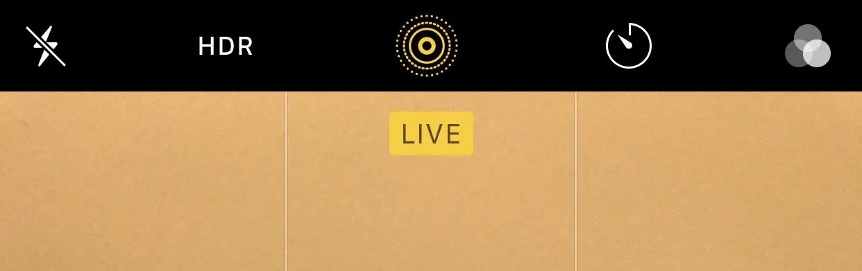 Live streaming interface with HDR and additional settings icons.