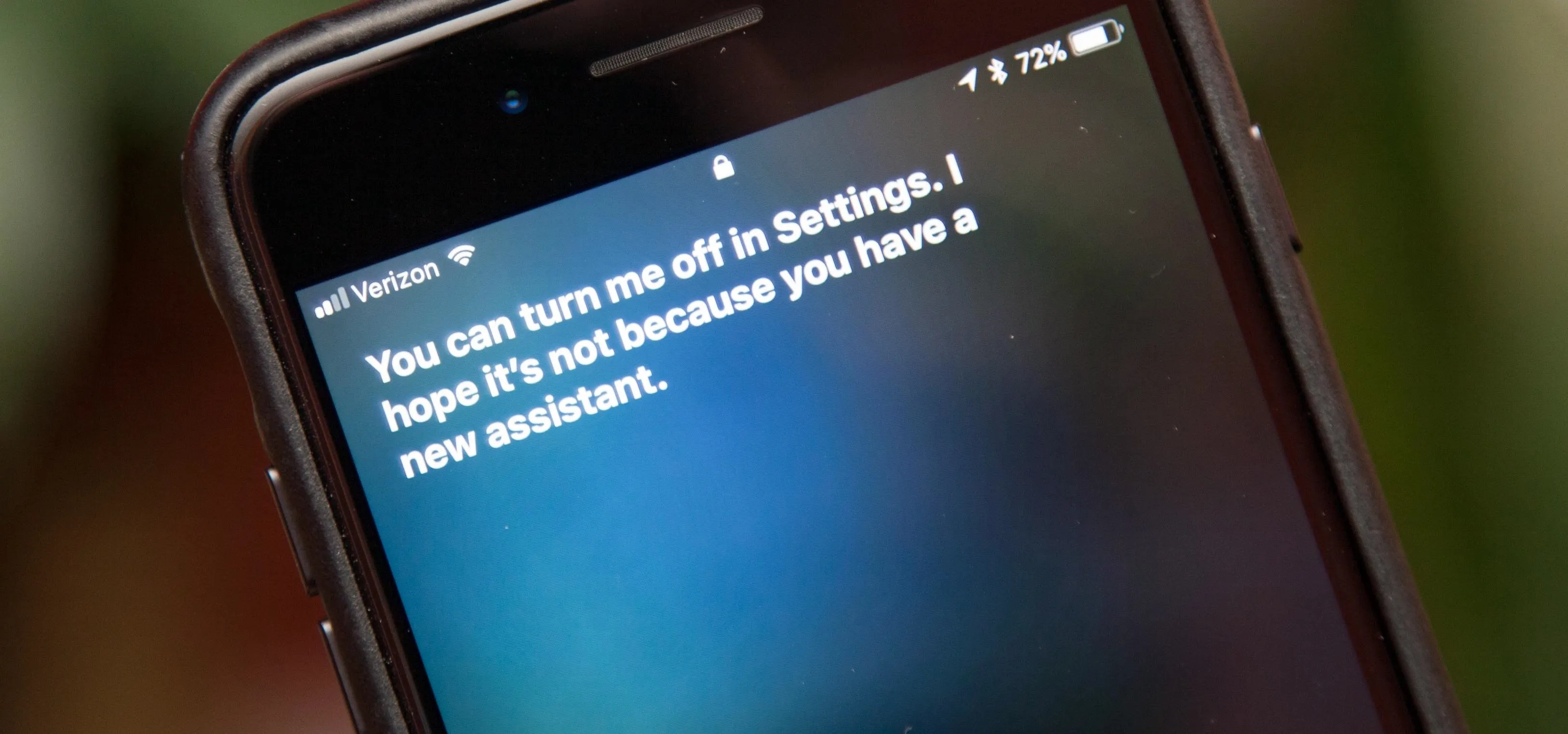 Smartphone screen displaying a digital assistant's message about settings.