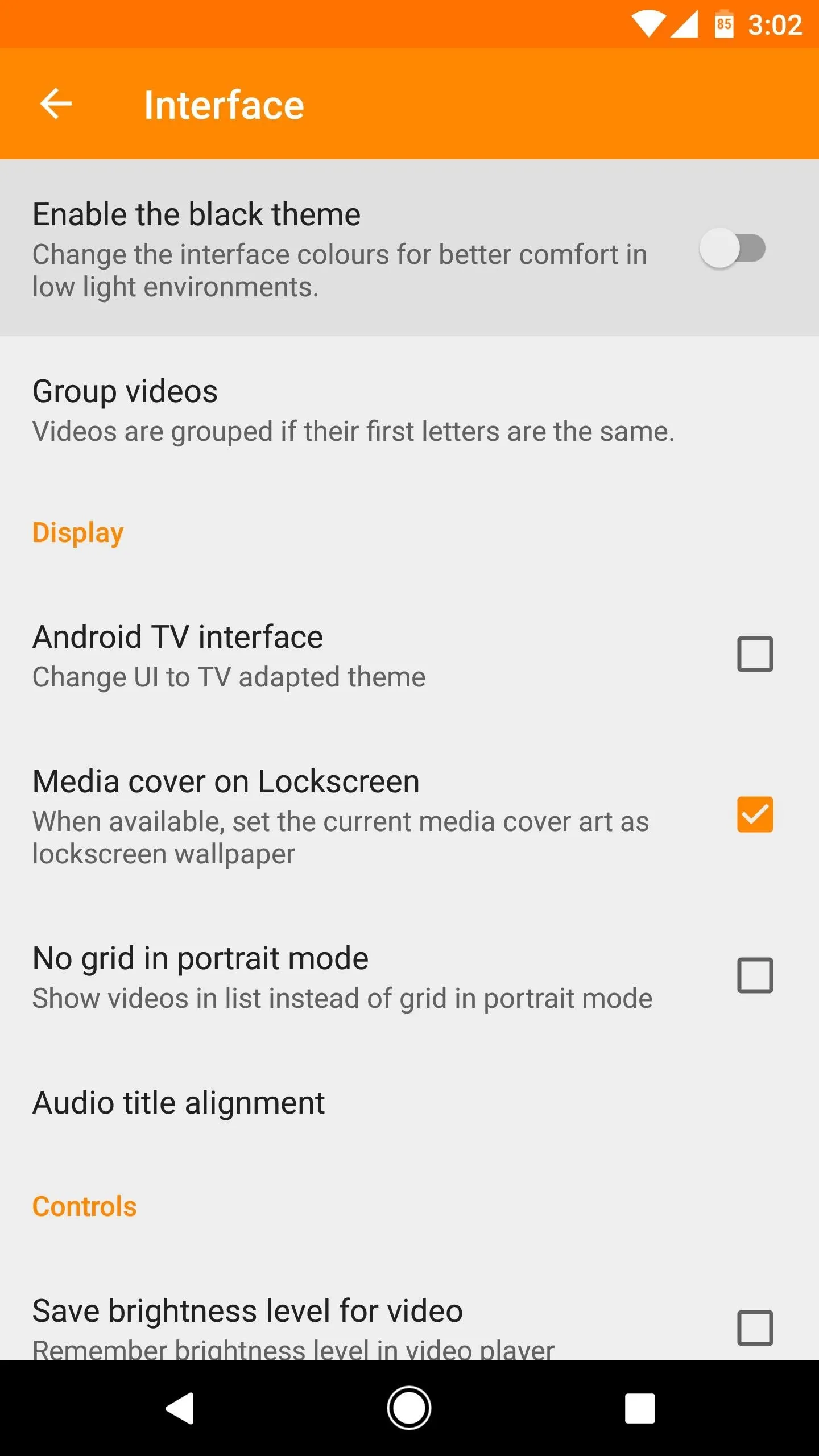 Settings menu for a mobile application with options for themes and media sharing.