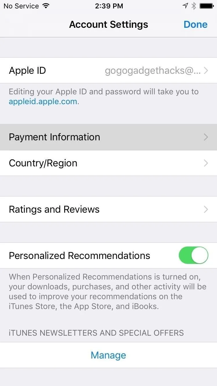 Account settings interface displaying Apple ID, payment information, country/region, and preferences for personalized recommendations.