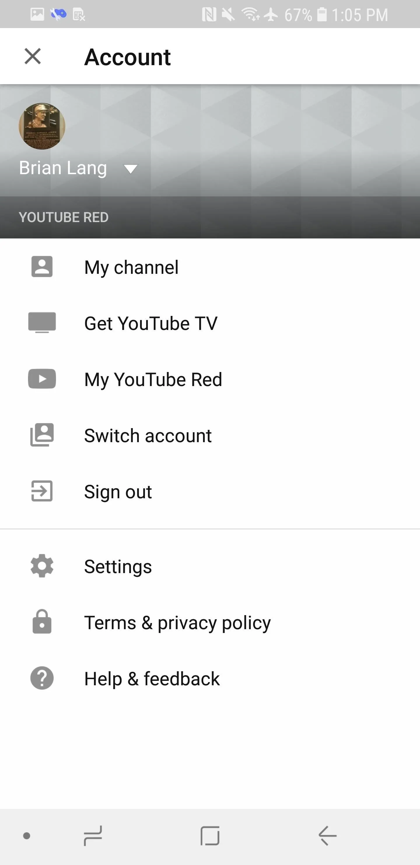 Account settings menu with options for YouTube and social media links.