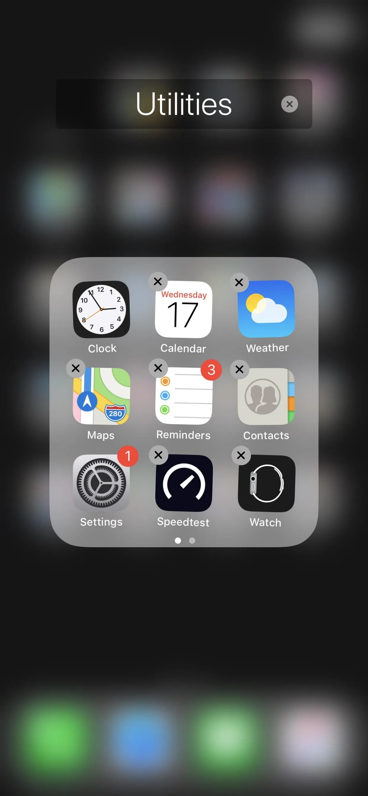 Smartphone screen showing app icons and notifications.