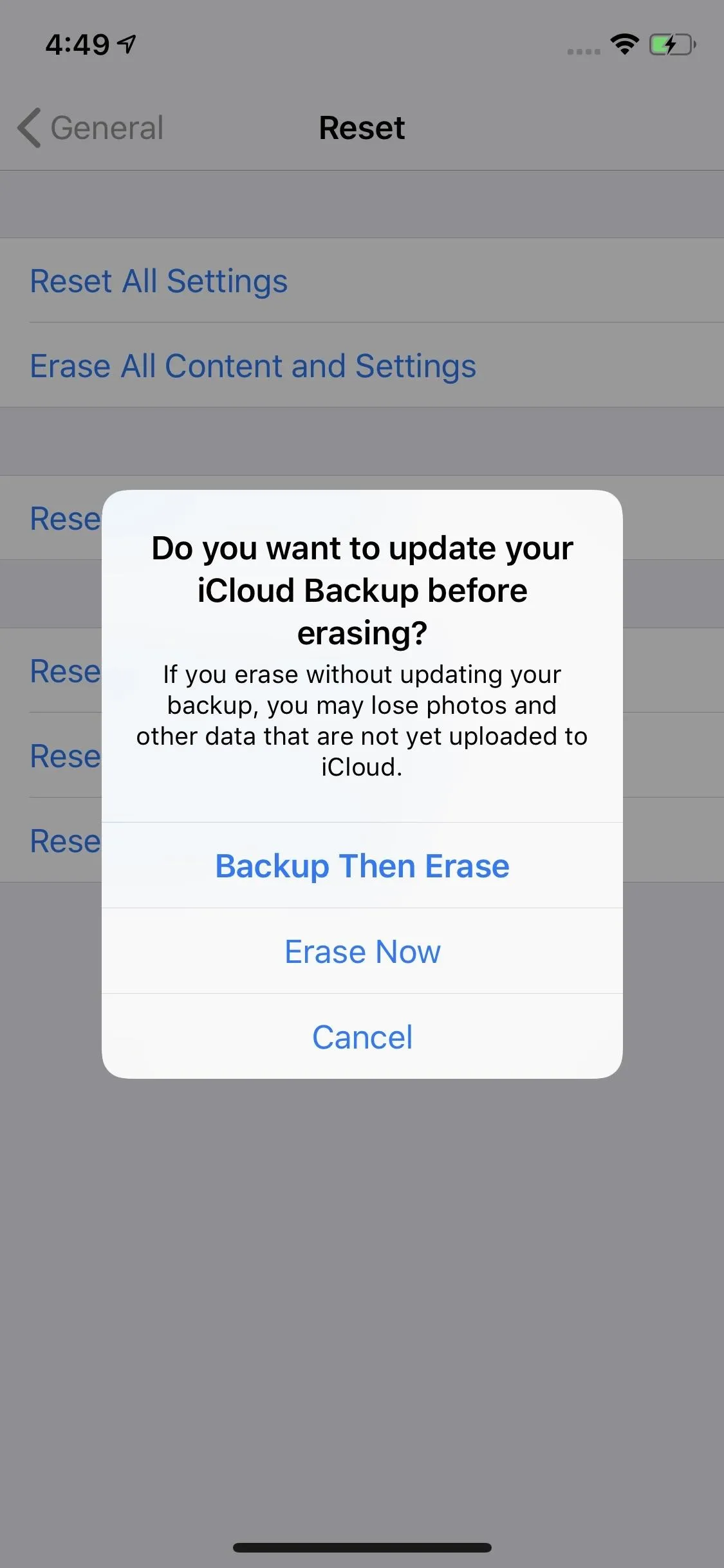 Cloud backup settings prompt on a mobile device.