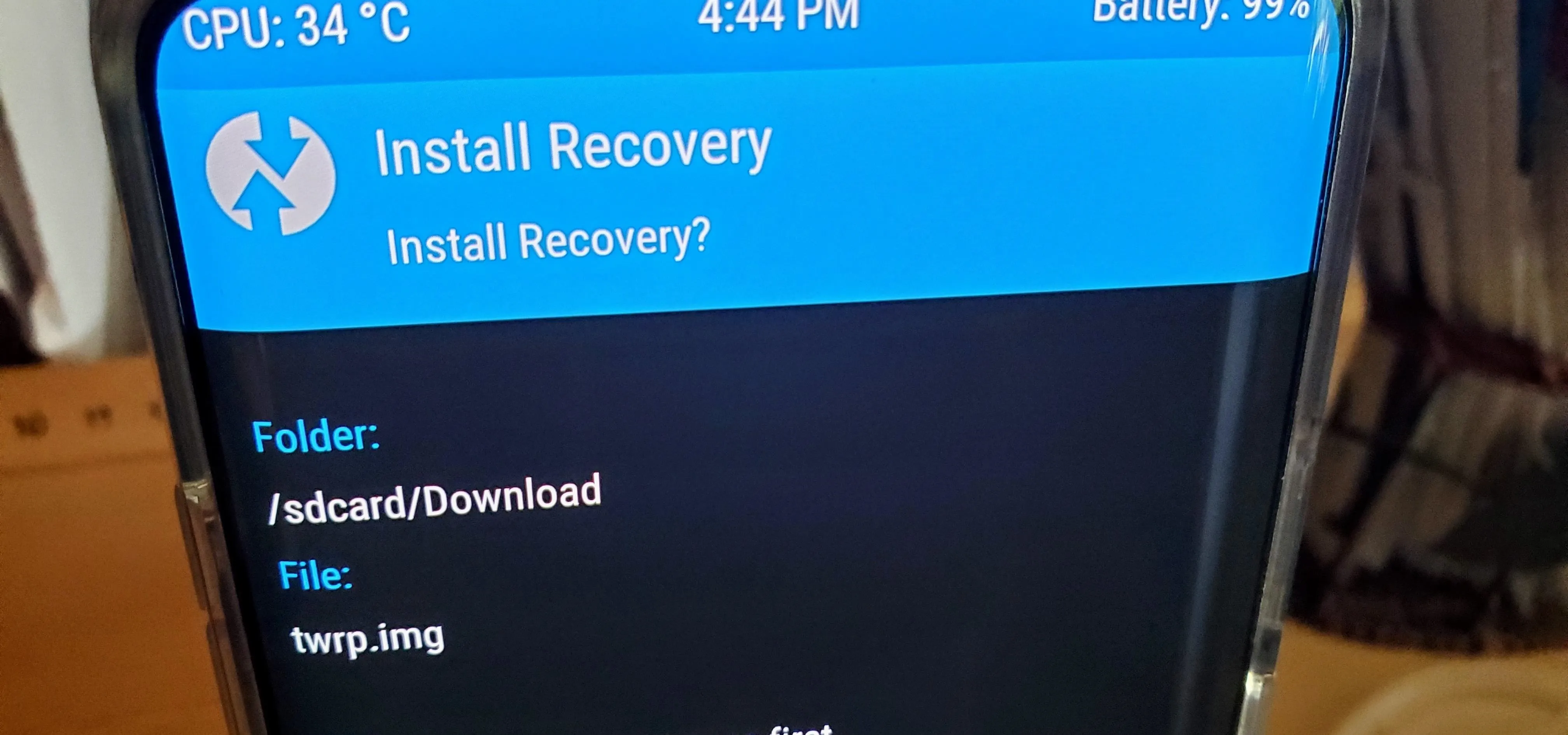 "Screen displaying 'Install Recovery' options on a mobile device."