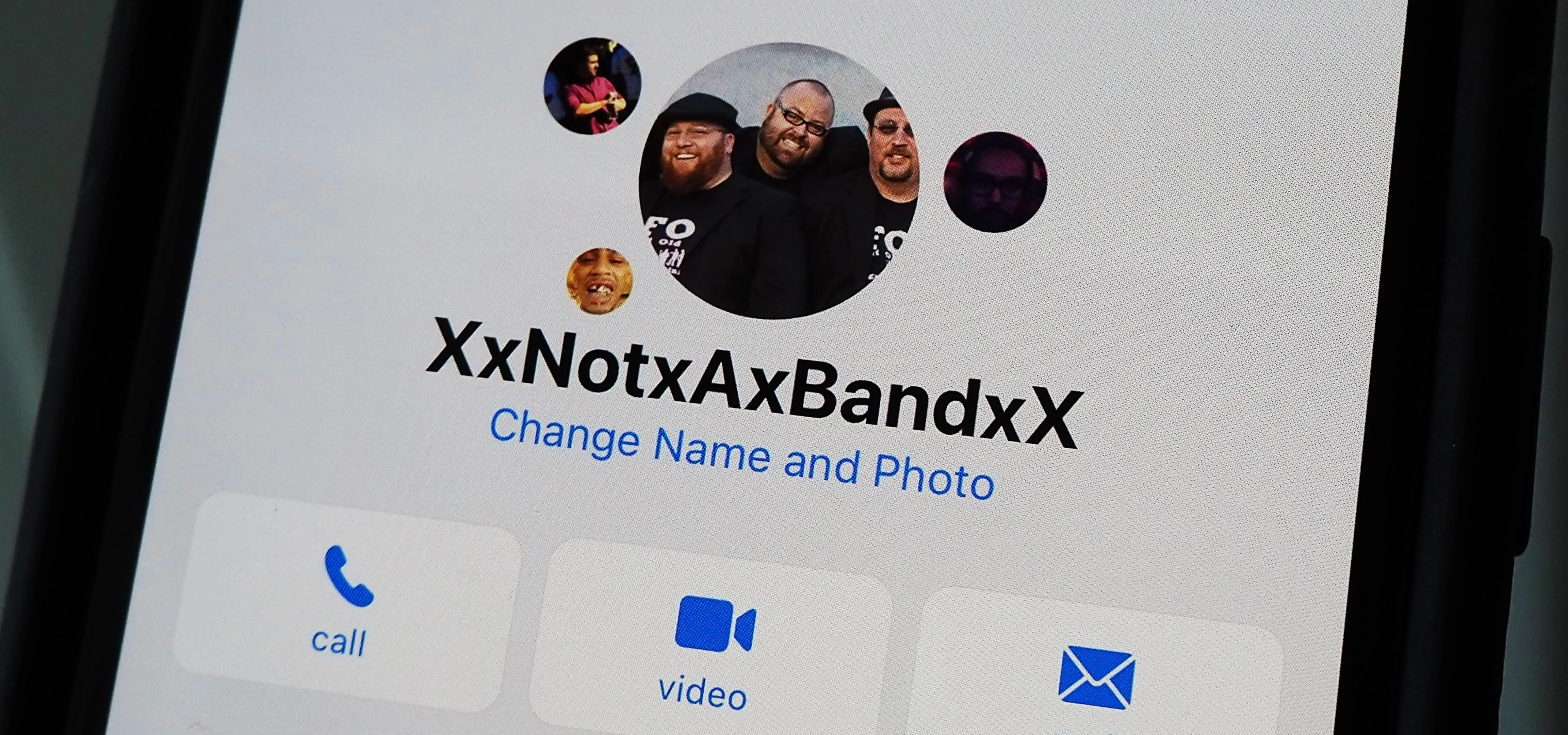 How to Set a Group Photo for Multi-Person Chats in iOS 14's Messages App cover