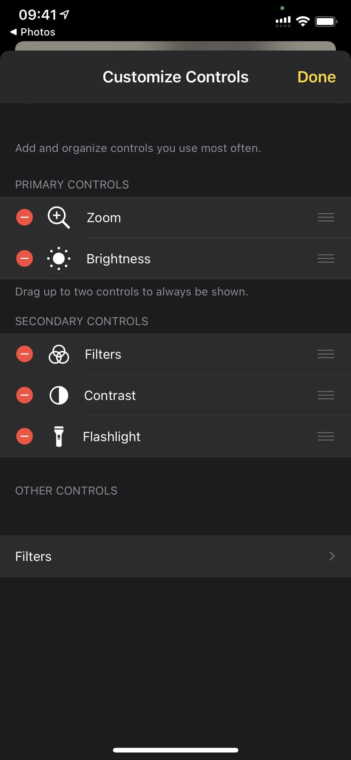 Settings menu with options for notifications and control customization.