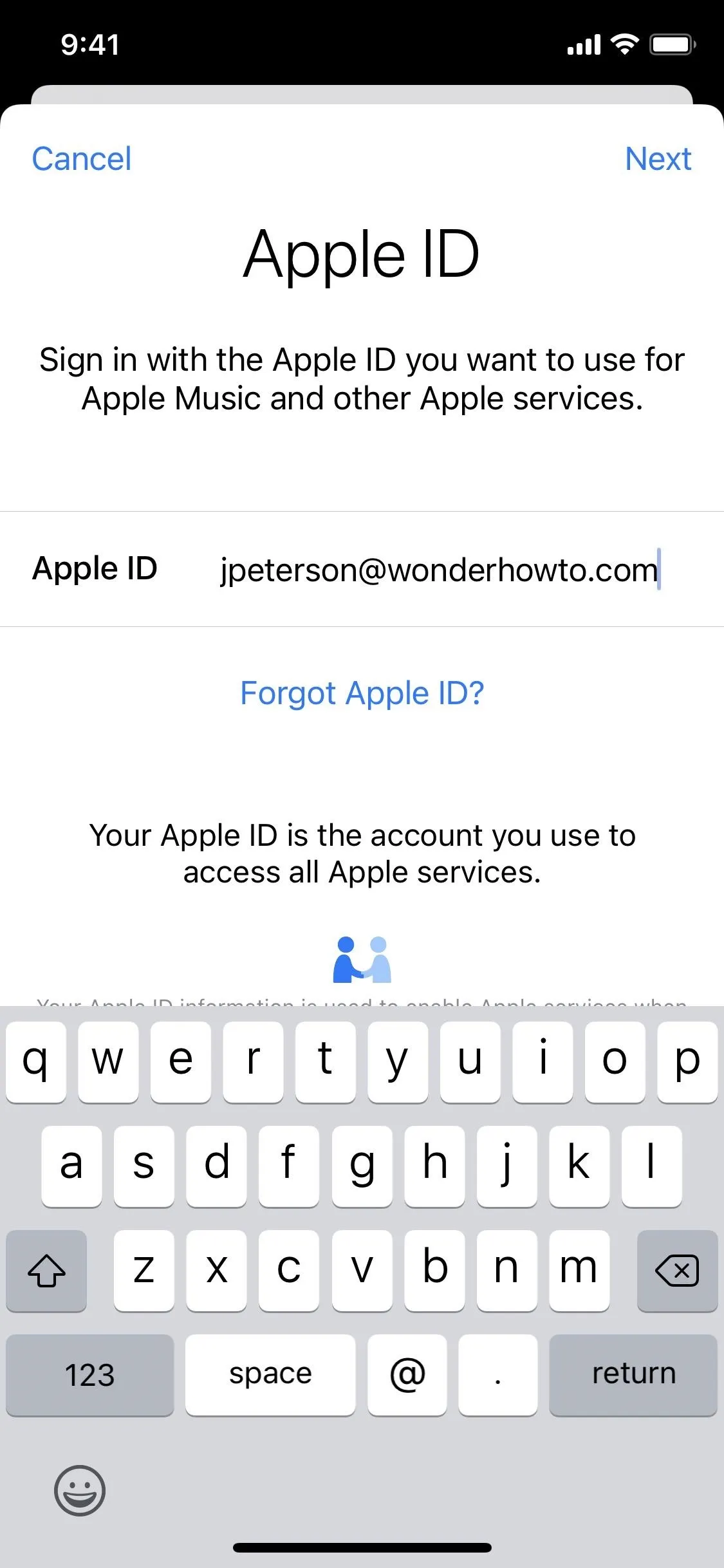 Apple ID login screen with fields for Apple ID and password.