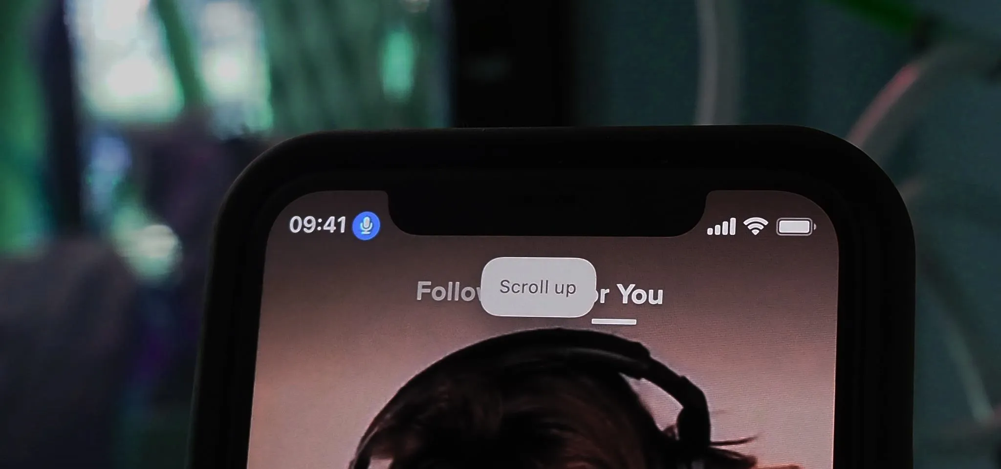 User interface of a smartphone showing a social media notification.