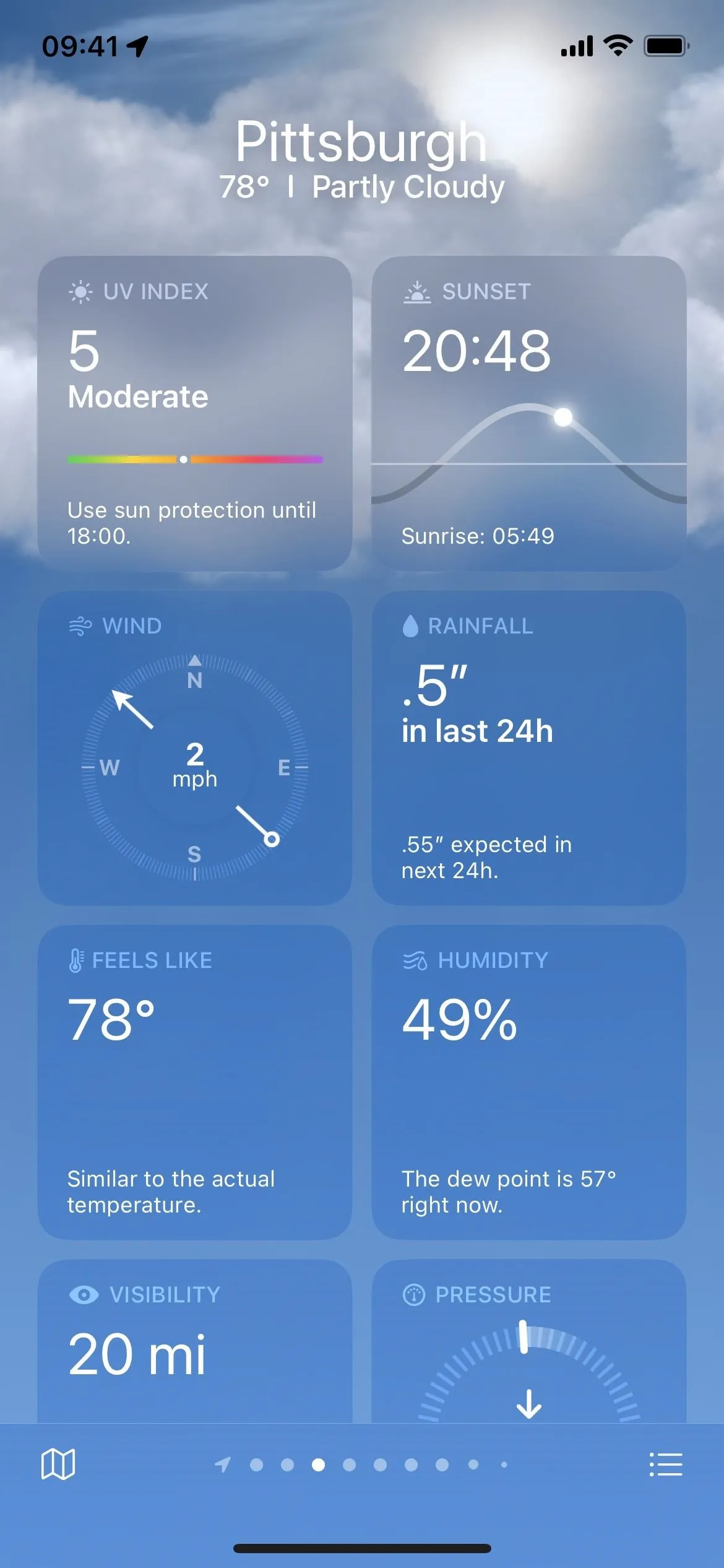 Weather forecast for Pittsburgh, showing current temperature, humidity, wind speed, and additional weather details.