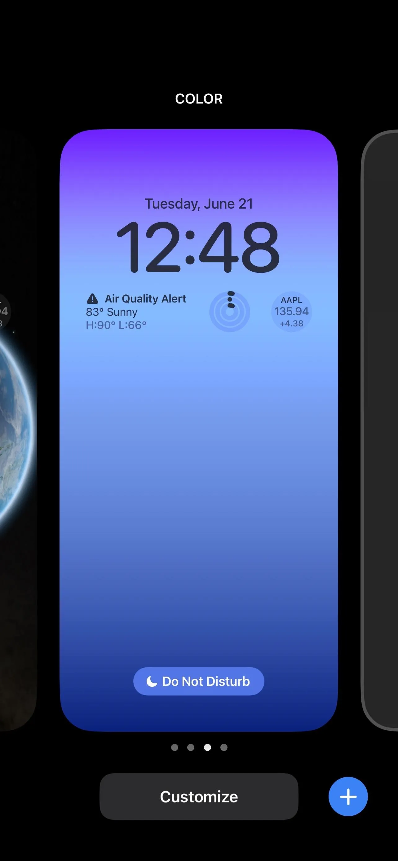 Smartphone lock screen displaying time and notifications.