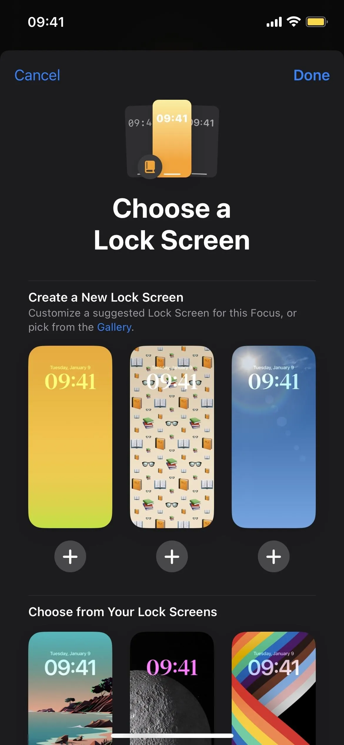 "Screen showing options to choose a lock screen design on a mobile device."