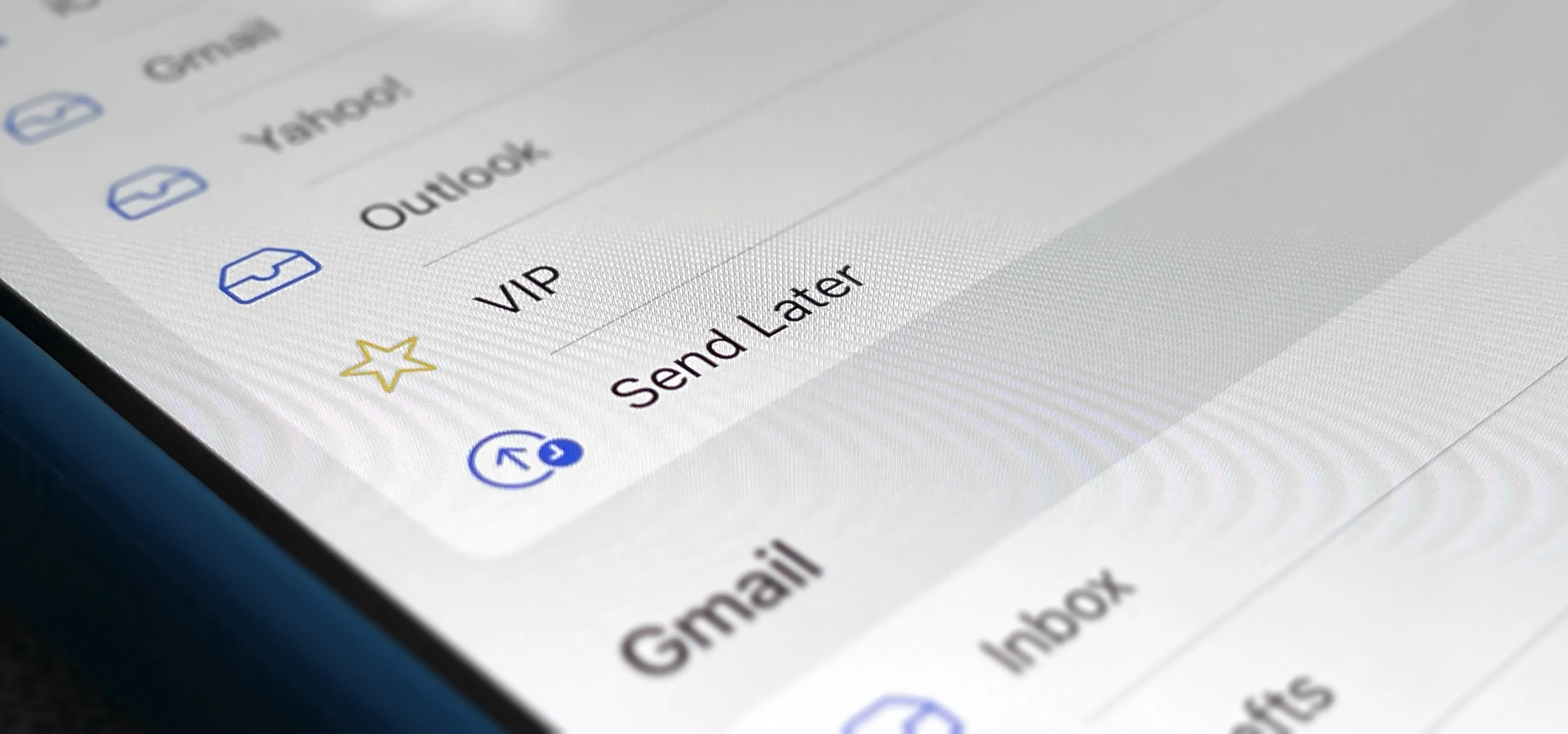 Email application interface showing options for 'VIP' and 'Send Later' features.