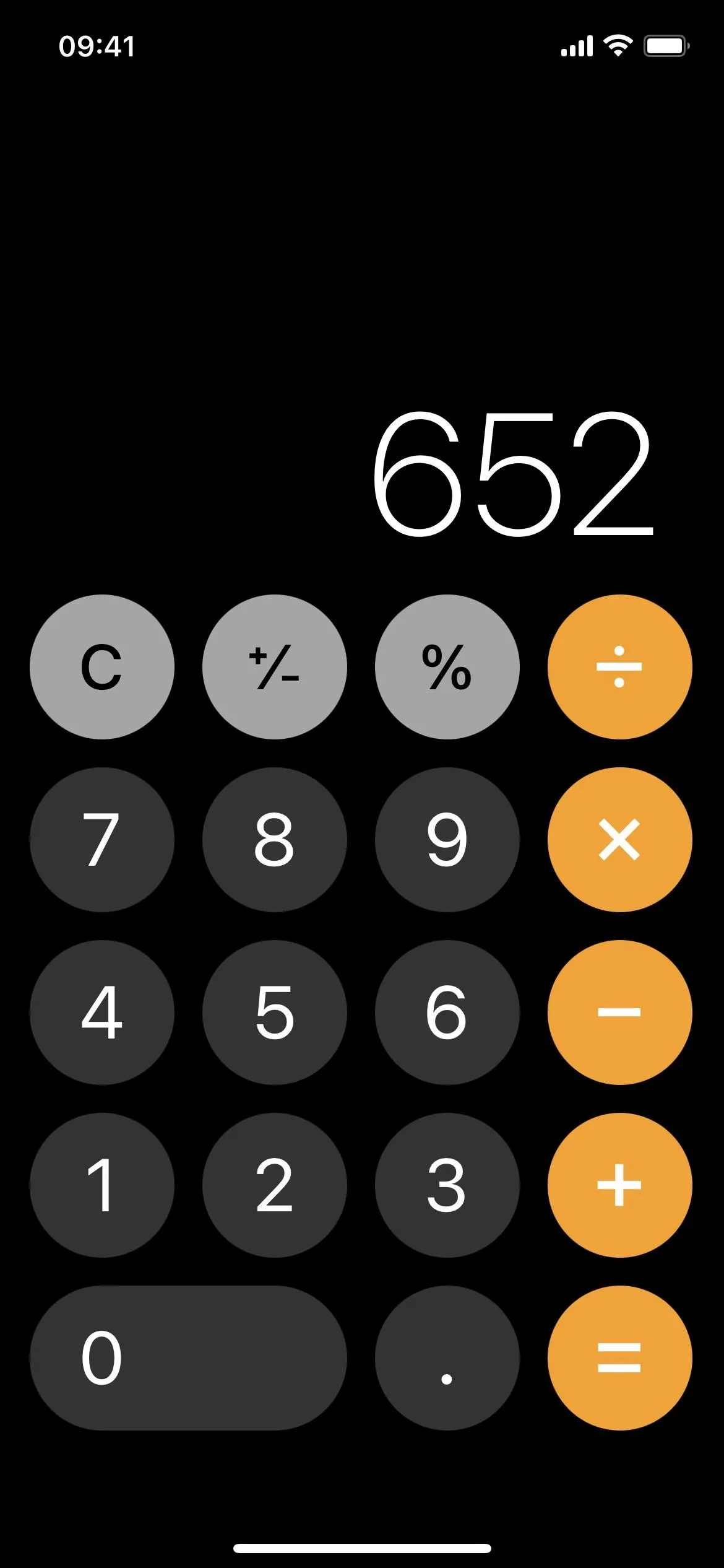 Calculator display showing the number 652.