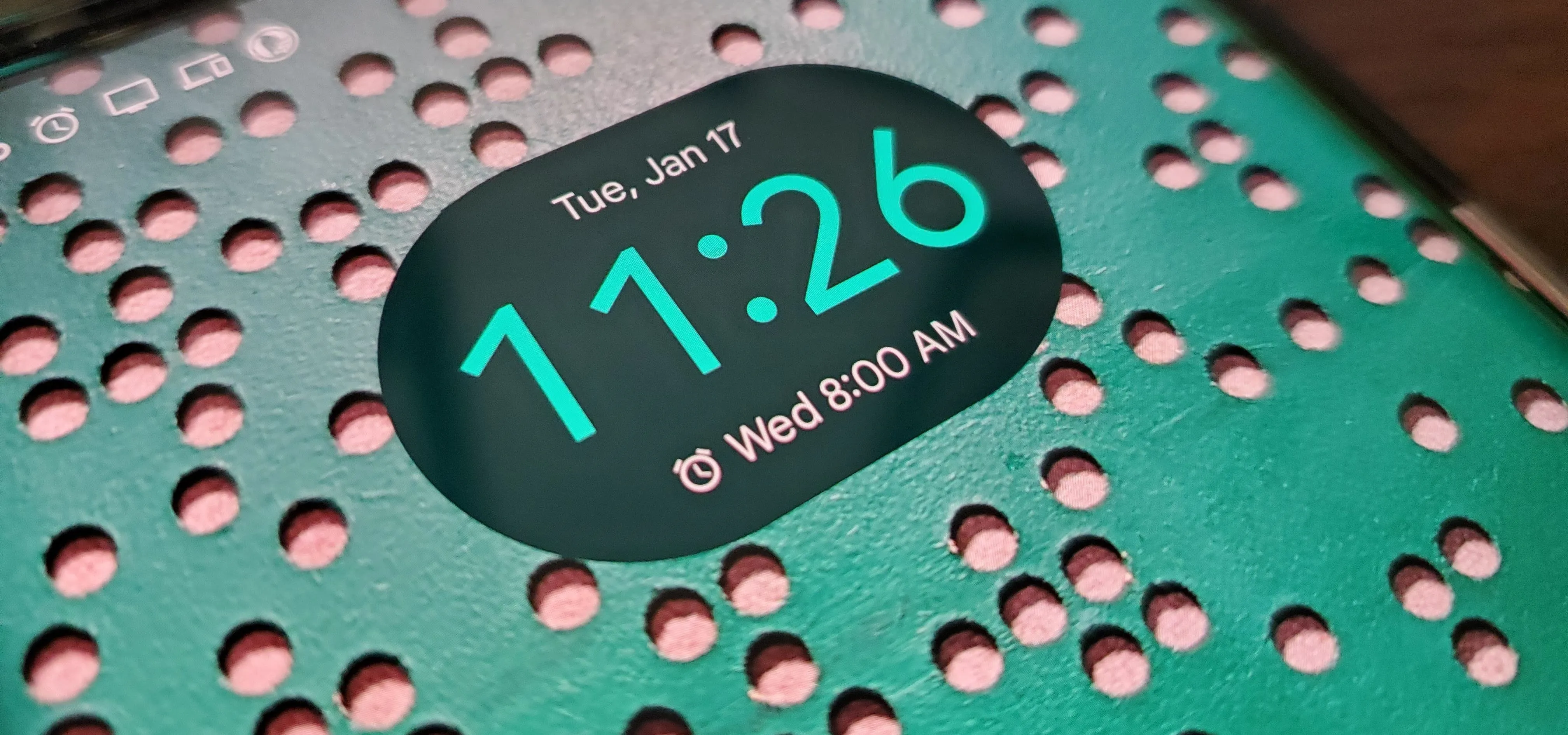 Smartphone displaying the time 11:26 and the date January 17.