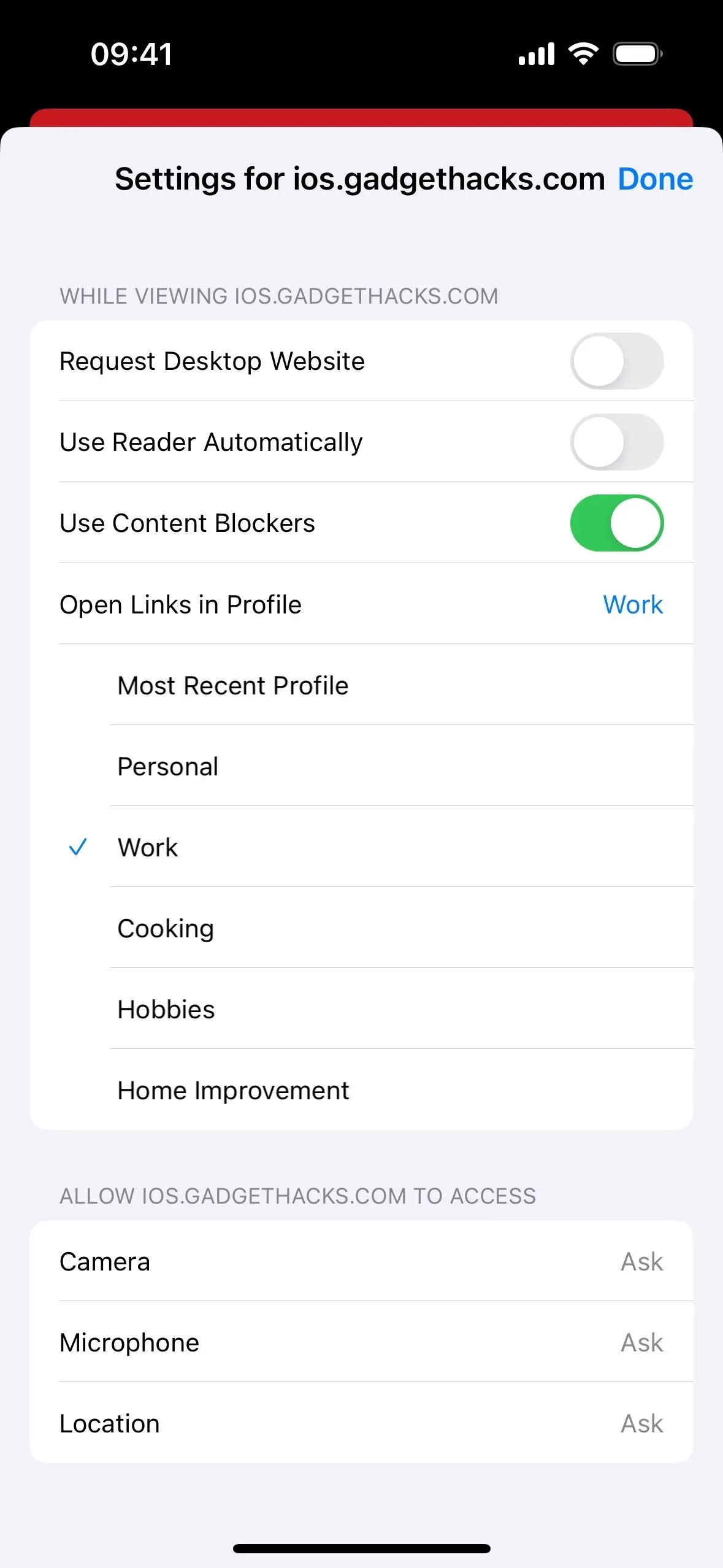 Settings menu with options for privacy, customization, and user profile preferences.