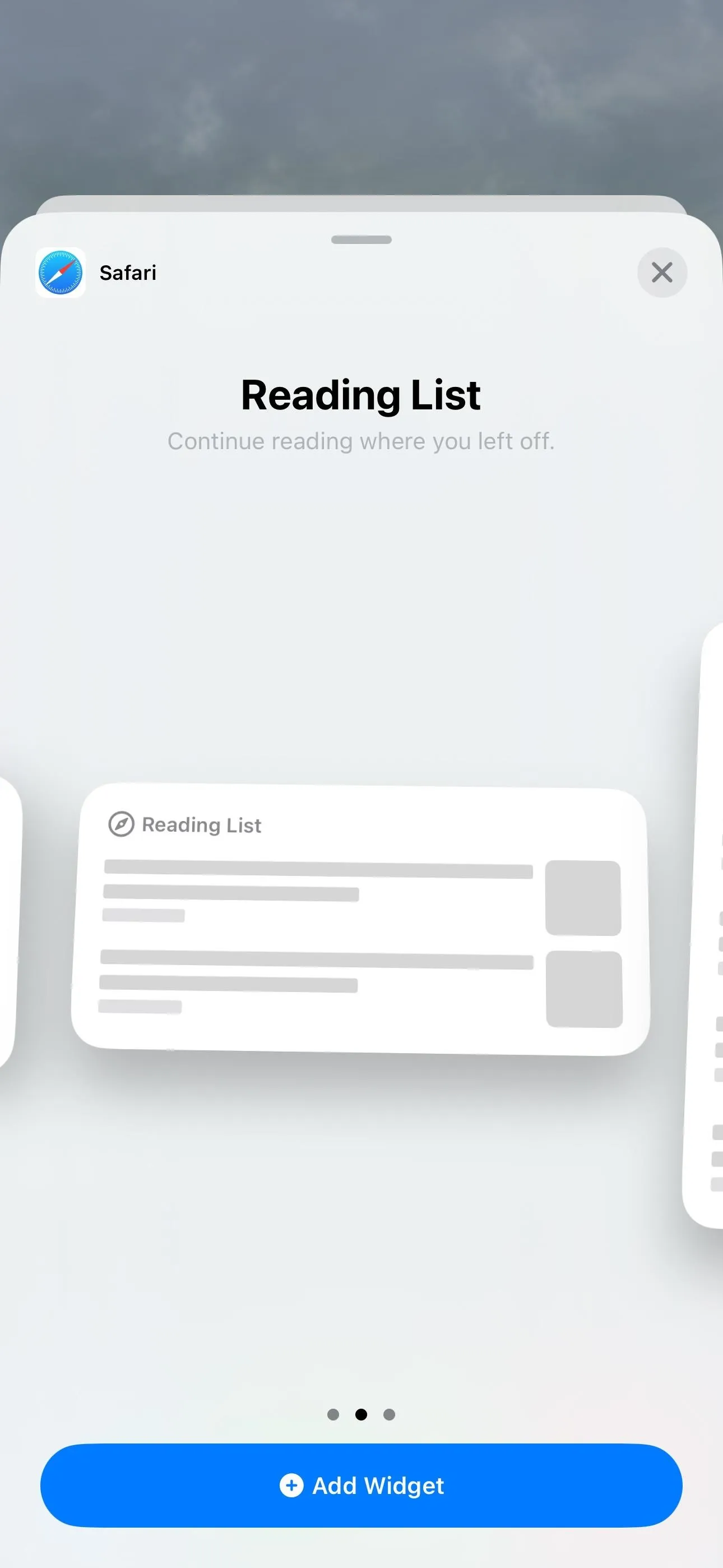 Reading list interface with three listed items and navigation buttons.