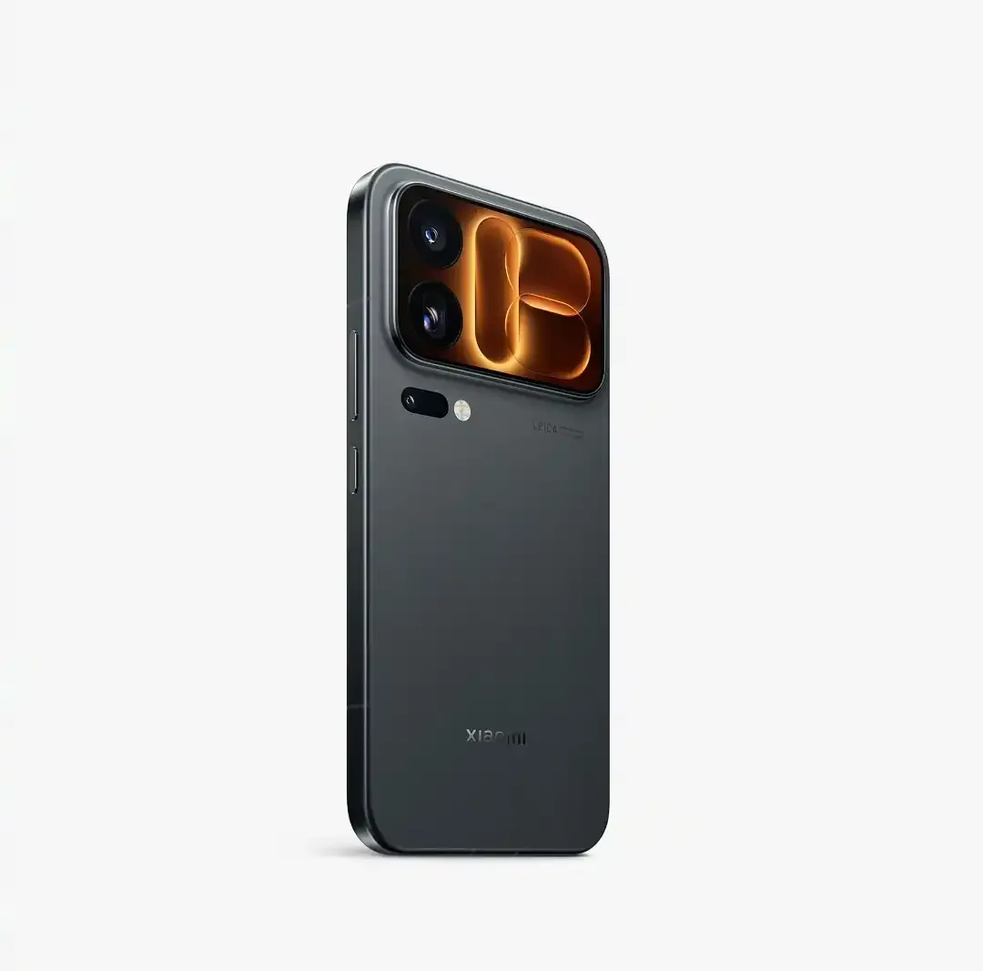 Xiaomi 18 Pro price leak highlights premium smartphone with Leica cameras and secondary rear display