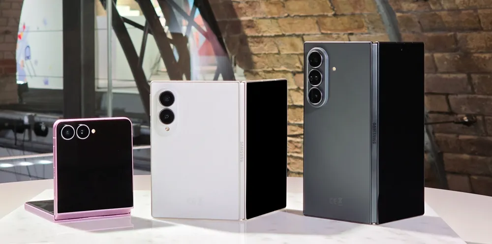 Samsung Galaxy Z Flip 8, Galaxy Z Fold 8, and Galaxy Z Fold 8 Ultra, which support One UI 9 Motion Photo wallpaper