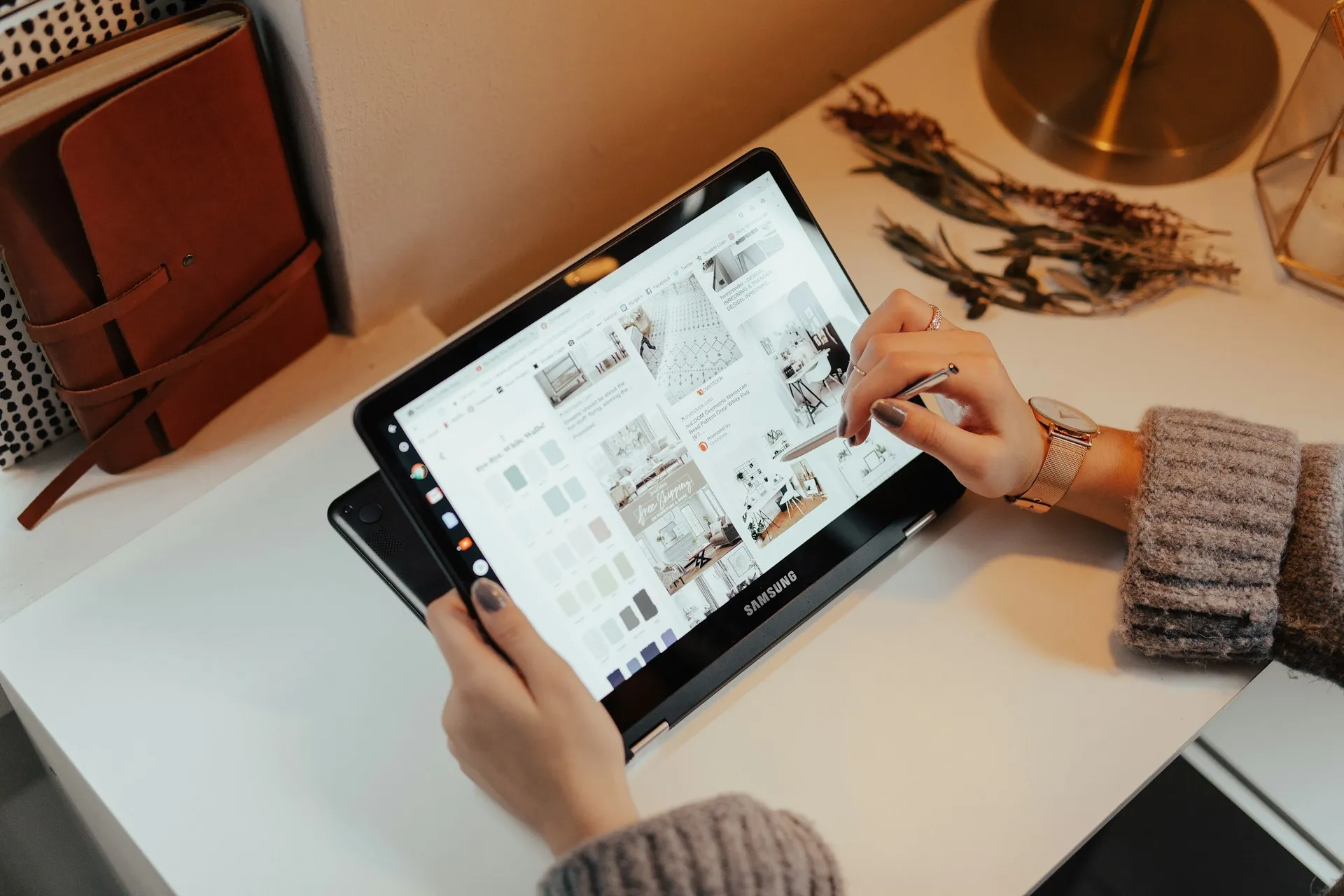 Image of someone using a samsung tablet