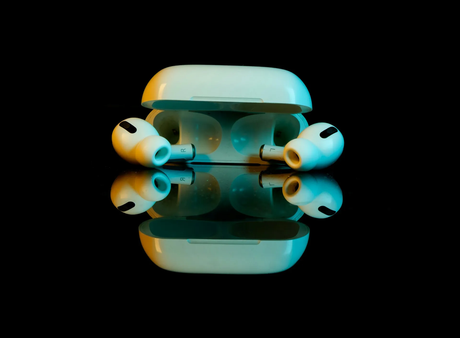 AirPods Pro H3 Chip Revolution: Cameras Coming 2026 cover