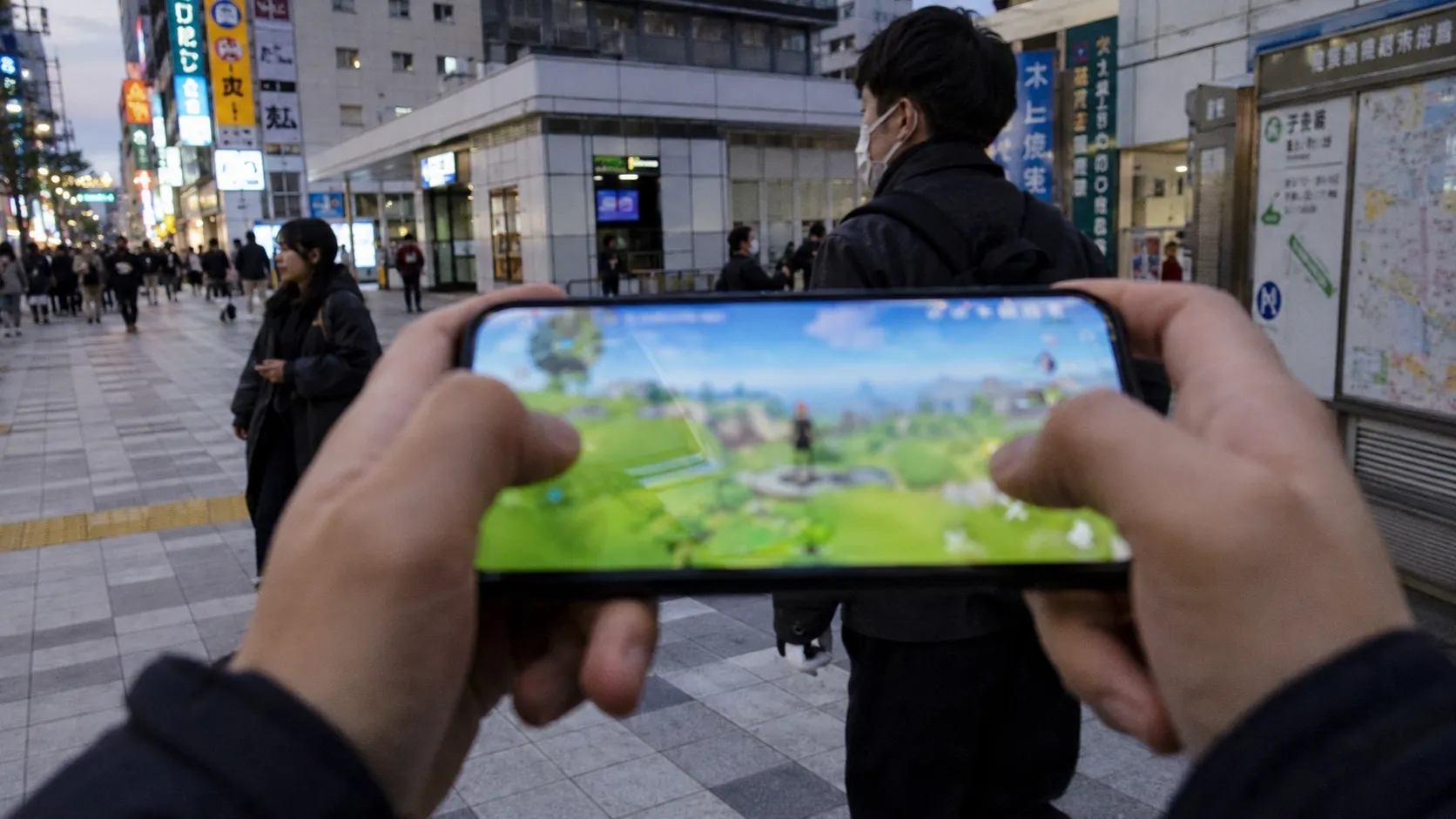 Fortnite Makes Global App Store Comeback Amid Ongoing Antitrust Conflict