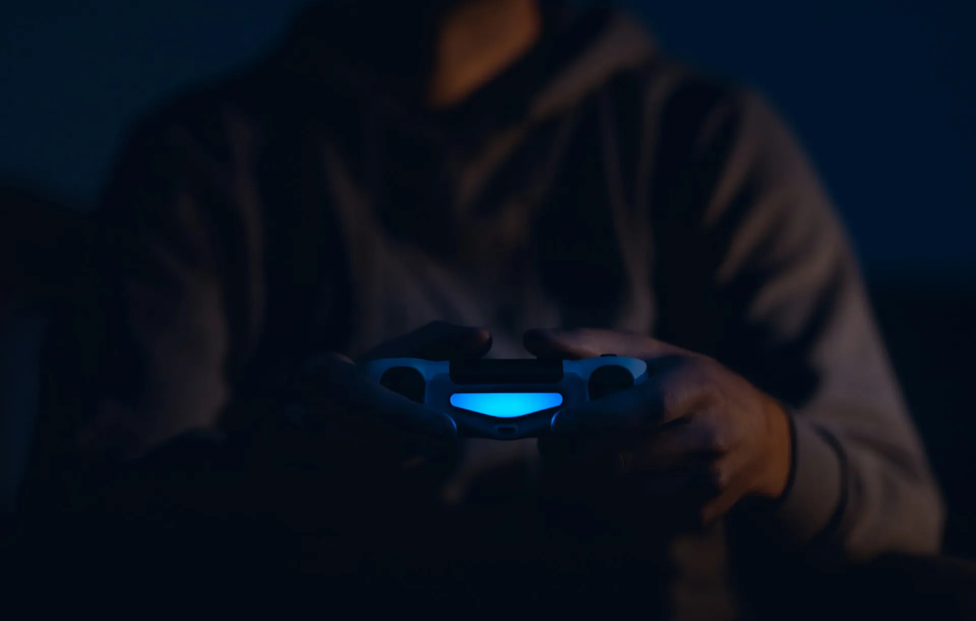 Magnetic Phone Controllers Hit $5B Market in 2024 cover