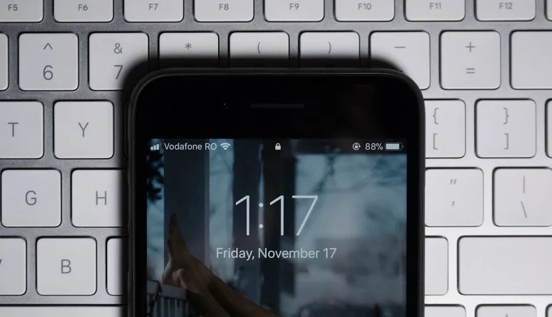 iPhone Fold Multitasking: iOS 27 Gets Split-Screen cover