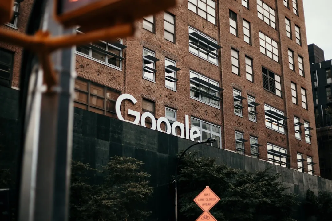 photo-1566678573479-808bb646e165