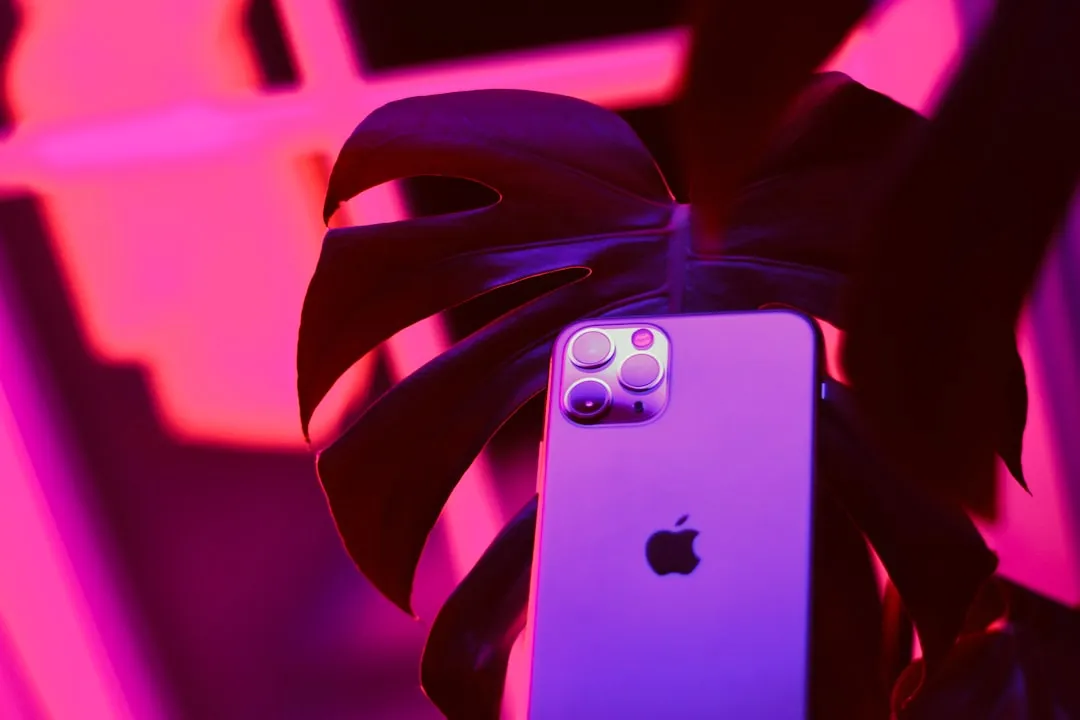 How Apple Privacy Rules for Third-Party Notifications and Live Activities Limit Wearables cover