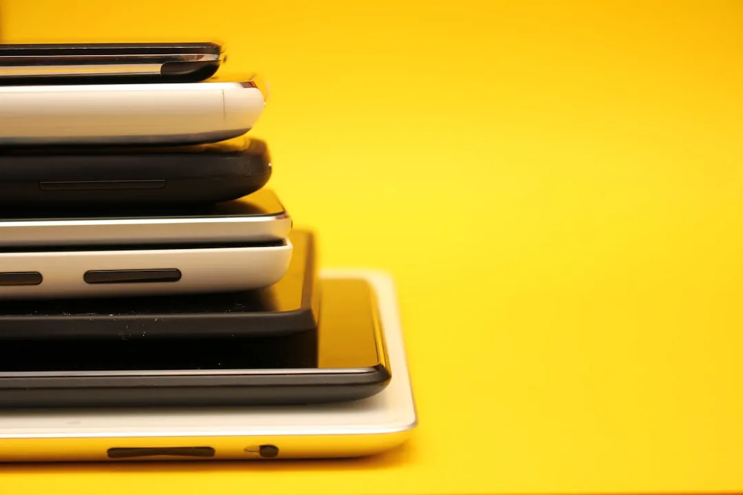 T-Mobile's $25 Deal: 4 Lines, 4 Free Phones for Switchers cover