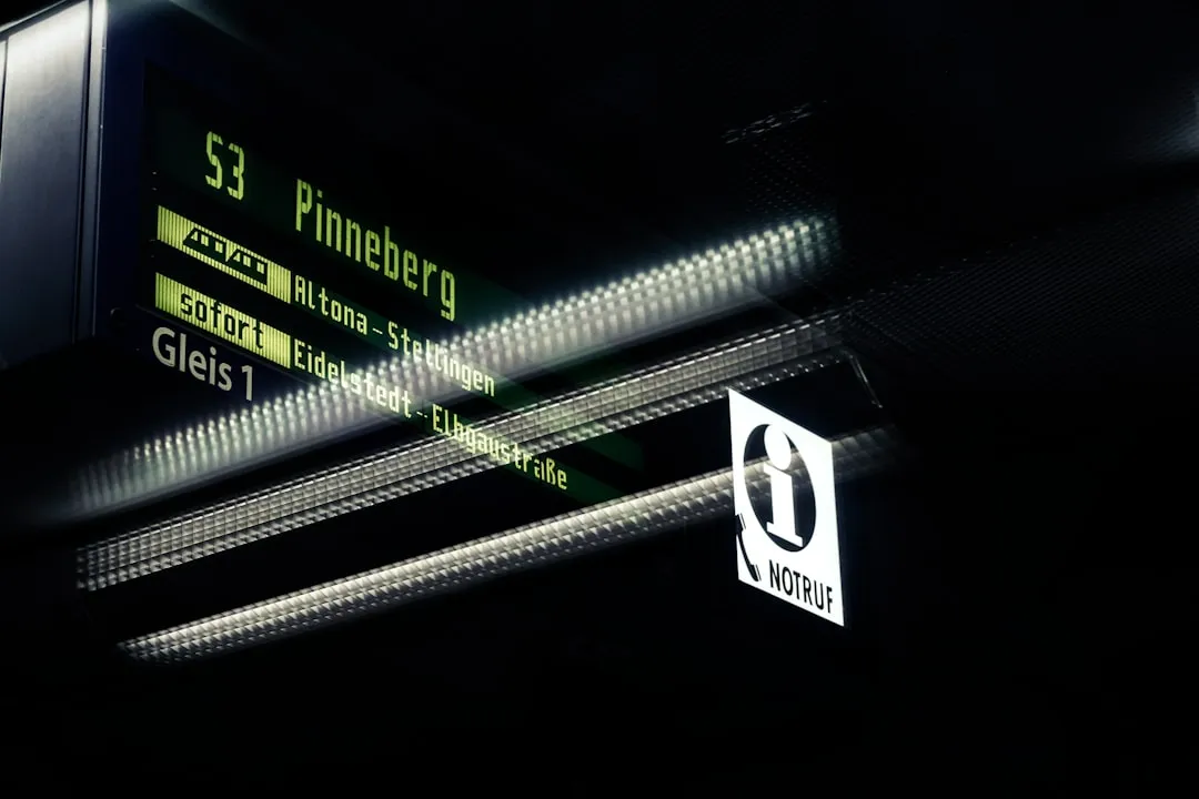 photo-1575252172098-74e881c6d626