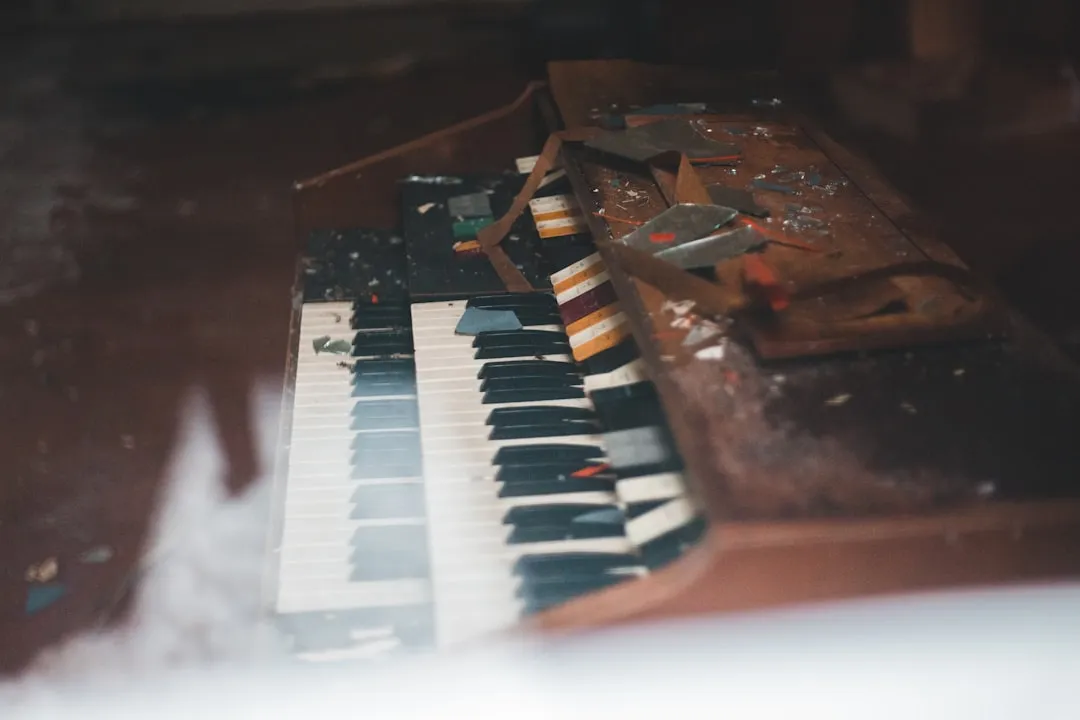 Dead Vapes Transformed Into Musical Synthesizers cover