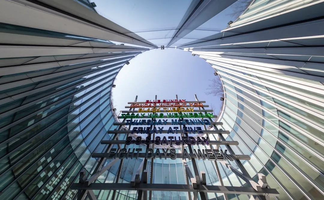 photo-1594182878451-6ed9c176c628