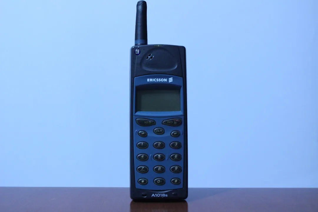 photo-1597091937772-279a5efe6bc2