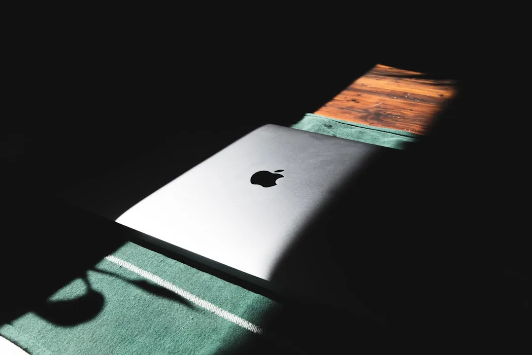 photo-1599861530907-2317a3fbb84a