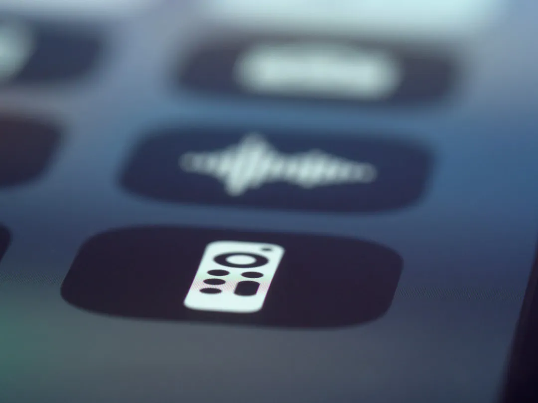 iOS 27 AI Voice Control: What It Tells Us About the Siri Revamp cover