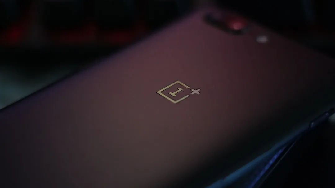 OnePlus app interface displaying system information and configuration options.