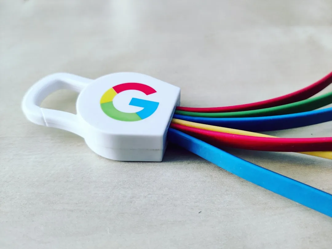 Google Pixel Dock Ditches Wireless for Reliability cover