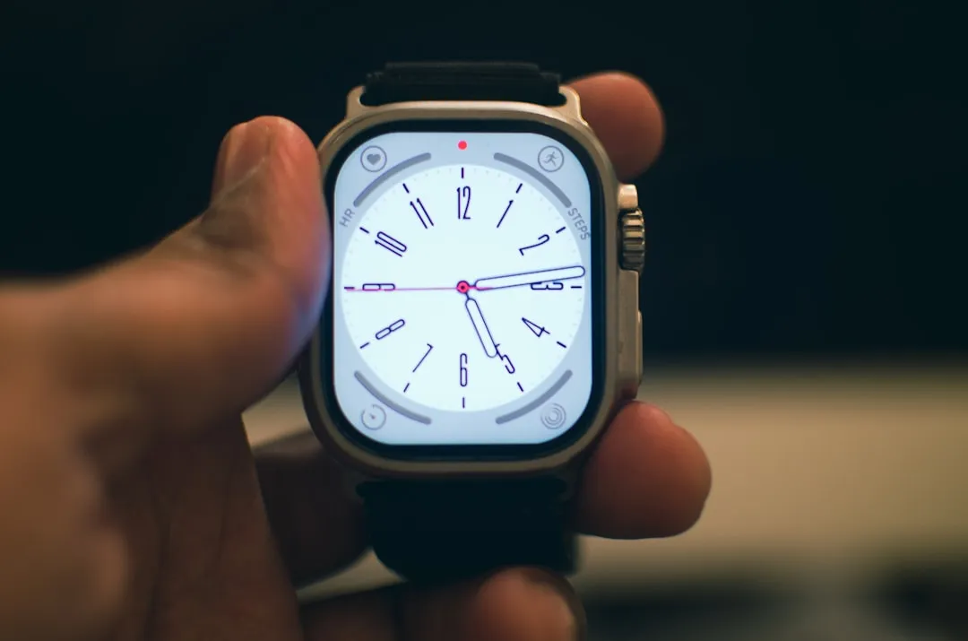 Apple Watch Volume Keeps Changing? watchOS 26 Explained cover