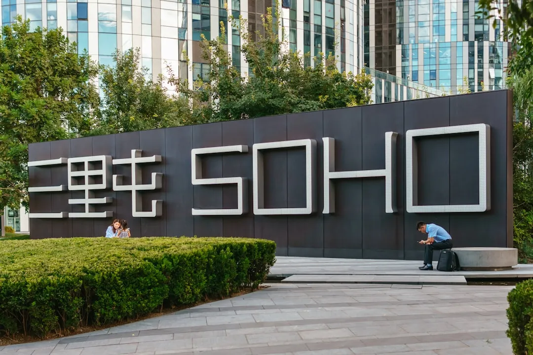 photo-1730136808121-be32206d0c32