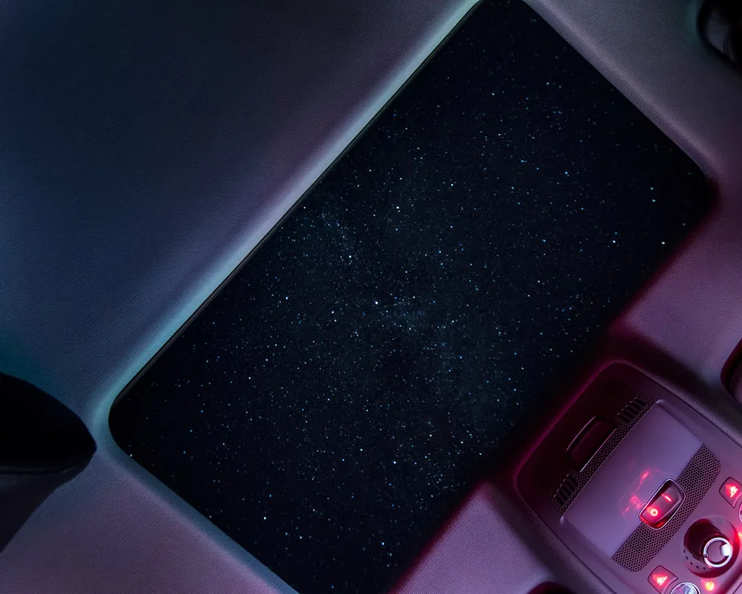 photo-1738009177174-37ec40afaeba