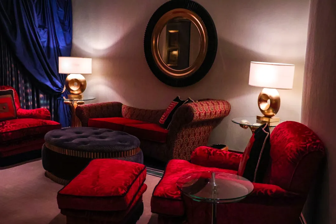 photo-1744000311067-32352920a834